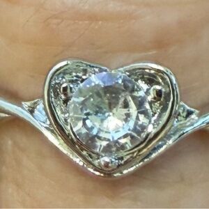 Elegant Silver Heart Zirconia Ring in Size 8